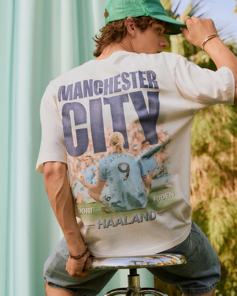 square t-shirt featuring the 1986 mexico world cup football match design.
