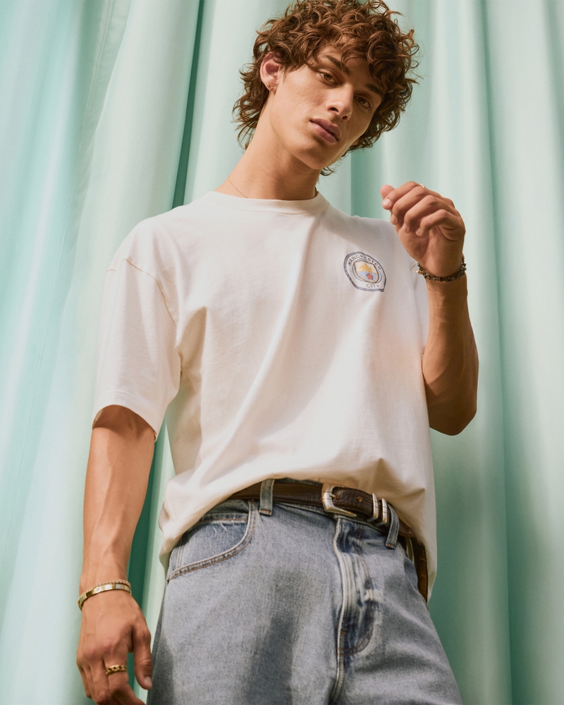 square t-shirt featuring the 1986 mexico world cup football match design.