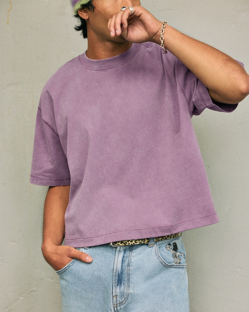 square-cut short-length heavy-duty washed crew neck t-shirt