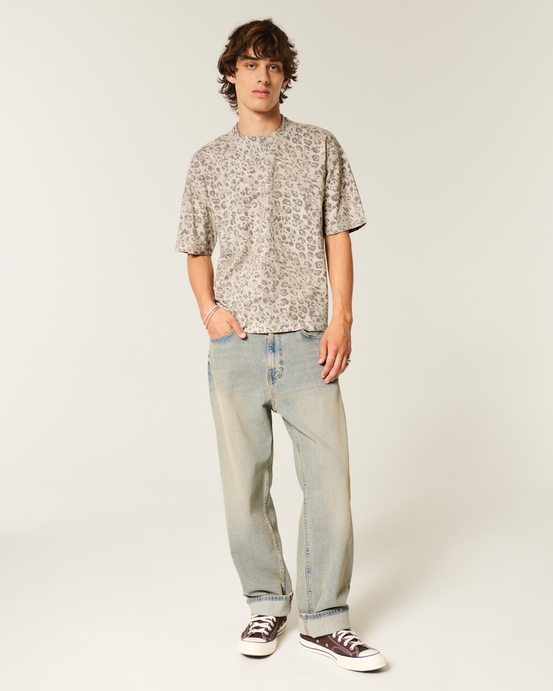 square-cut short-length heavy-duty washed crew neck t-shirt