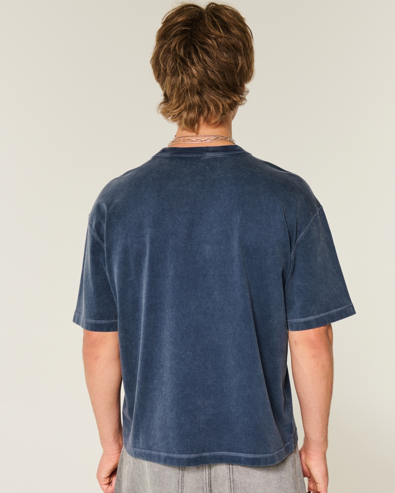 square-cut short-length heavy-duty washed crew neck t-shirt