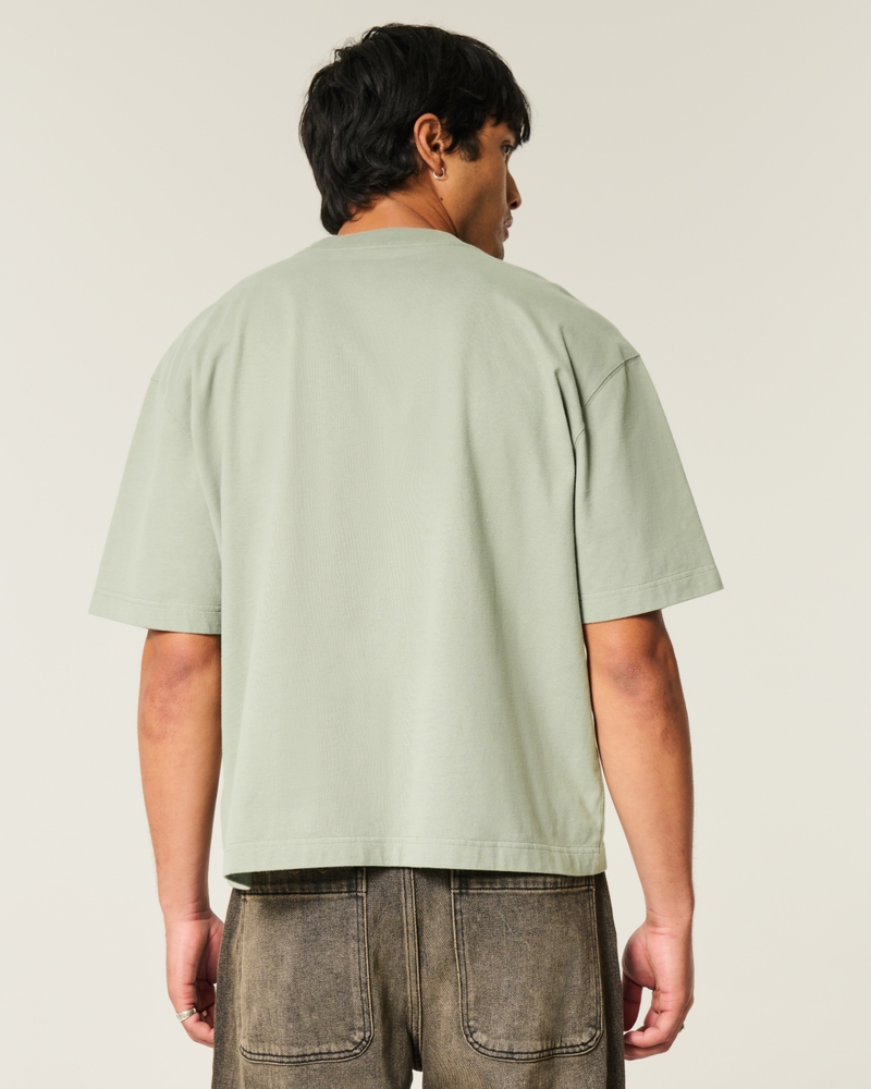 square-cut short-length heavy-duty washed crew neck t-shirt