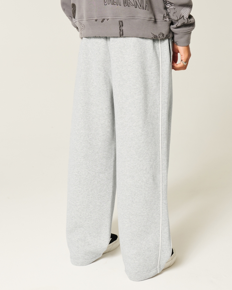 camouflage oversized sweatpants