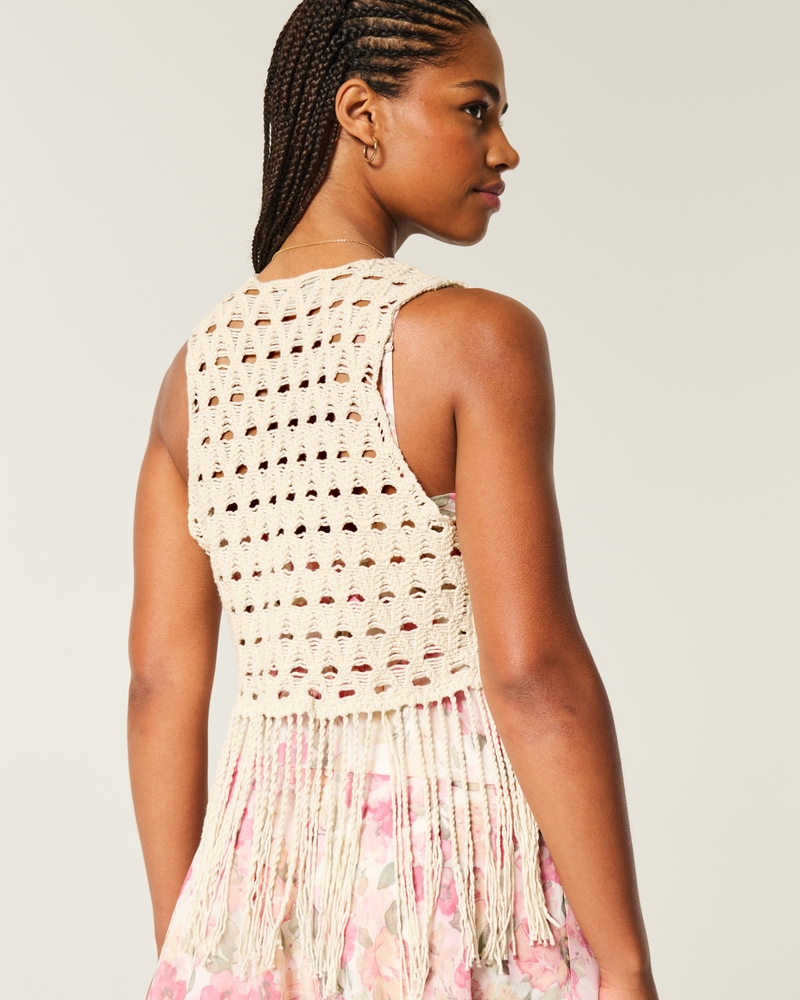 loose-fitting crocheted fringed vest